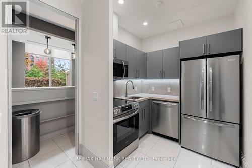 903 - 1103 Leslie Street, Toronto, ON - Indoor Photo Showing Kitchen