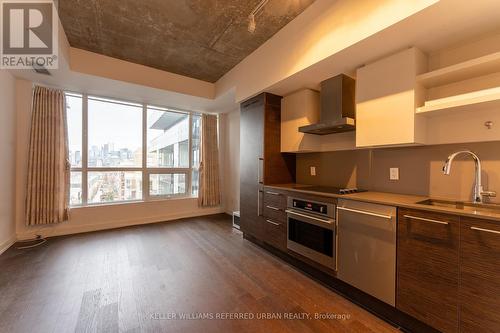 708 - 1030 King Street W, Toronto, ON - Indoor Photo Showing Kitchen