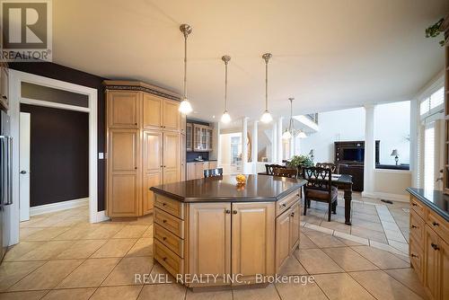 1895 Concession 4 Road, Niagara-On-The-Lake, ON - Indoor Photo Showing Kitchen With Upgraded Kitchen