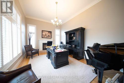 1895 Concession 4 Road, Niagara-On-The-Lake, ON - Indoor Photo Showing Living Room With Fireplace