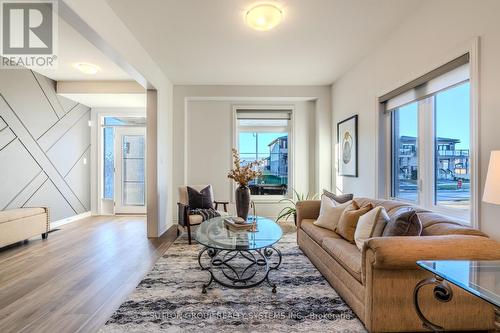 9 Whitton Drive, Brantford, ON - Indoor Photo Showing Living Room