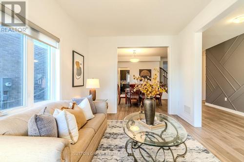 9 Whitton Drive, Brantford, ON - Indoor Photo Showing Living Room