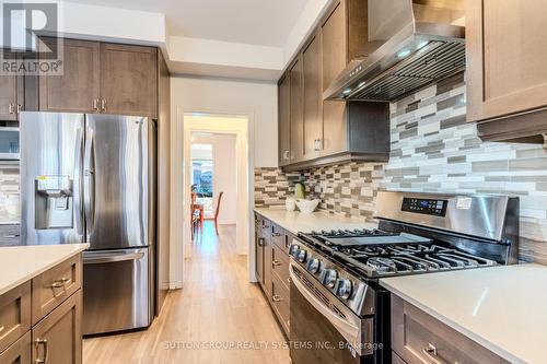 9 Whitton Drive, Brantford, ON - Indoor Photo Showing Kitchen With Stainless Steel Kitchen With Upgraded Kitchen