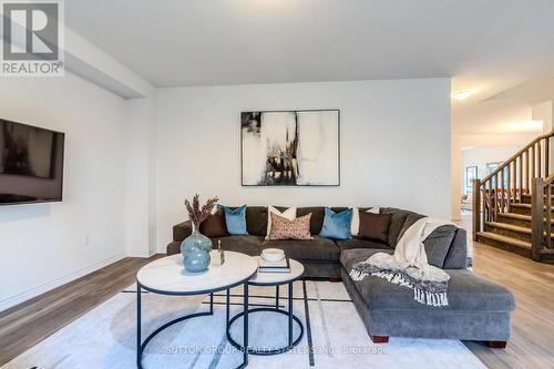 9 Whitton Drive, Brantford, ON - Indoor Photo Showing Living Room