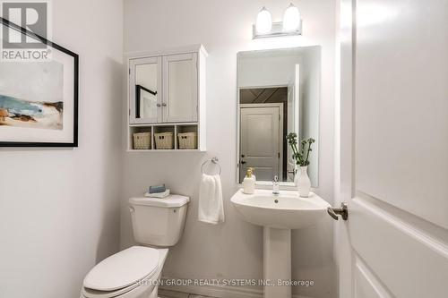 9 Whitton Drive, Brantford, ON - Indoor Photo Showing Bathroom