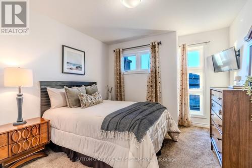 9 Whitton Drive, Brantford, ON - Indoor Photo Showing Bedroom