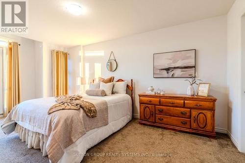 9 Whitton Drive, Brantford, ON - Indoor Photo Showing Bedroom