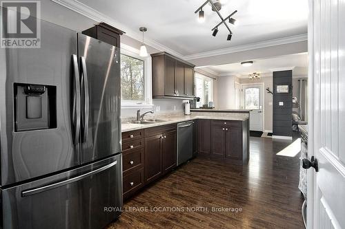 879 15Th Street W, Georgian Bluffs, ON - Indoor Photo Showing Kitchen With Double Sink