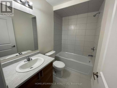 4 - 205 Thames Way, Hamilton, ON - Indoor Photo Showing Bathroom