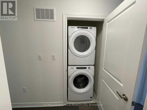 4 - 205 Thames Way, Hamilton, ON - Indoor Photo Showing Laundry Room