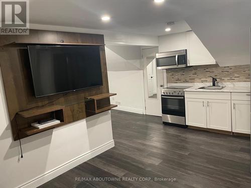 4 - 85 Wilson Street, Hamilton, ON - Indoor Photo Showing Kitchen