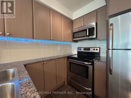 563 - 525 Wilson Avenue, Toronto, ON - Indoor Photo Showing Kitchen With Stainless Steel Kitchen