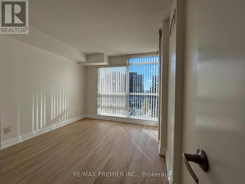 563 - 525 Wilson Avenue, Toronto, ON - Indoor Photo Showing Other Room