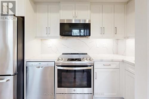 #6 - 254 Armadale Avenue, Toronto, ON - Indoor Photo Showing Kitchen