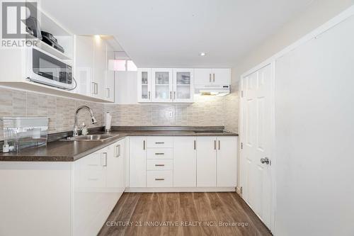 796 Nolan Road, Mississauga, ON - Indoor Photo Showing Kitchen