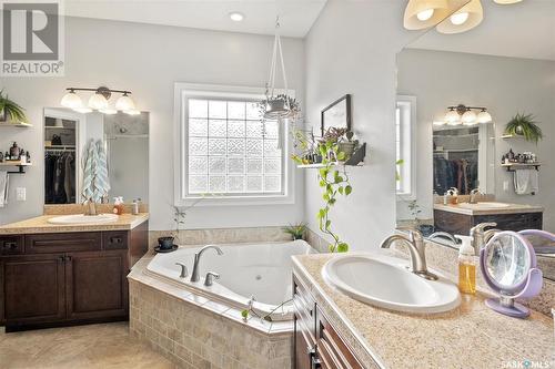 411 Nicklaus Drive, Warman, SK - Indoor Photo Showing Bathroom