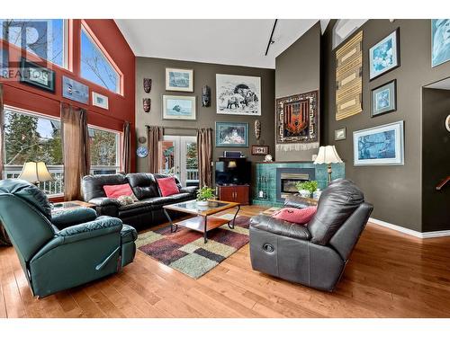 4436 Meadow Creek Road Unit# 2, Kamloops, BC - Indoor Photo Showing Living Room With Fireplace