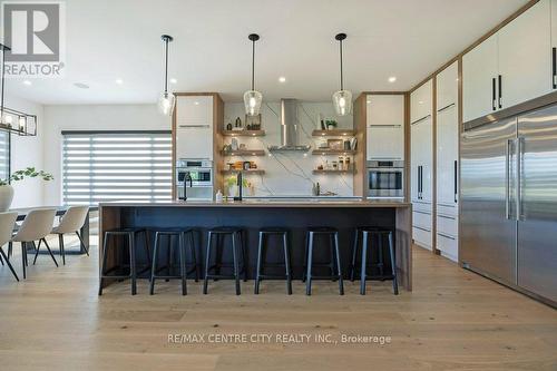 15353 Plover Mills Road, Middlesex Centre (Bryanston), ON - Indoor Photo Showing Kitchen With Upgraded Kitchen