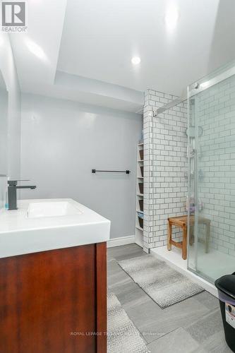 68 Peach Tree Boulevard, St. Thomas, ON - Indoor Photo Showing Bathroom