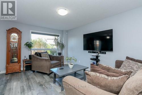 68 Peach Tree Boulevard, St. Thomas, ON - Indoor Photo Showing Living Room