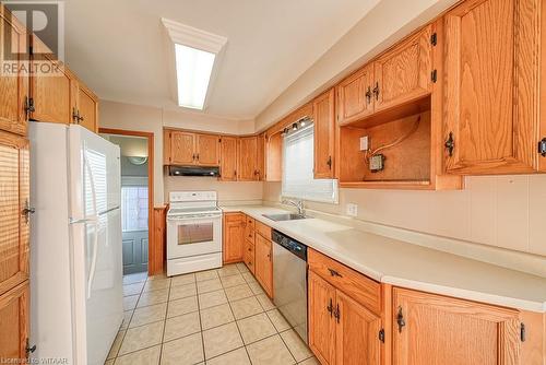 82 Lyndale Crescent, Woodstock, ON - Indoor Photo Showing Kitchen