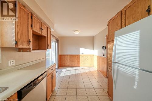 82 Lyndale Crescent, Woodstock, ON - Indoor Photo Showing Kitchen