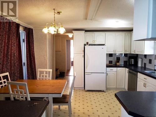 121 7817 S 97 Highway, Prince George, BC - Indoor Photo Showing Kitchen