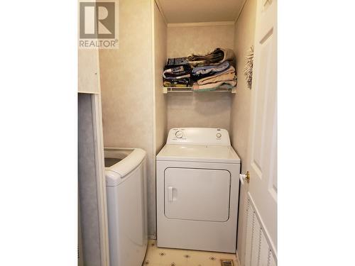 121 7817 S 97 Highway, Prince George, BC - Indoor Photo Showing Laundry Room