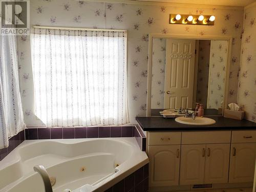 121 7817 S 97 Highway, Prince George, BC - Indoor Photo Showing Bathroom