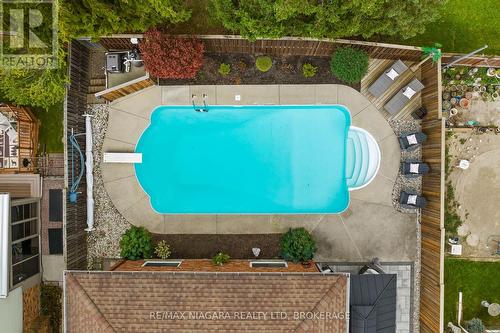 104 Whiteoak Crescent, Welland, ON - Outdoor With In Ground Pool