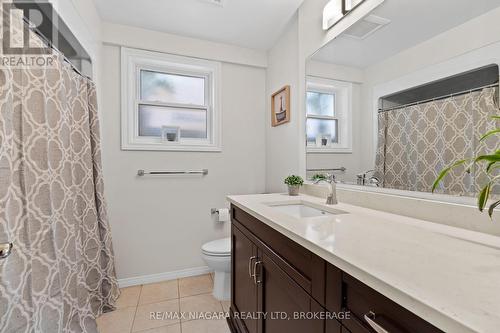 104 Whiteoak Crescent, Welland, ON - Indoor Photo Showing Bathroom