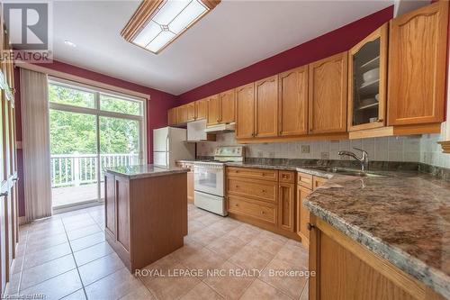 25 - 174 Martindale Road, Niagara Falls, ON - Indoor Photo Showing Kitchen