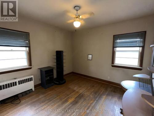 496 Carlton Street, St. Catharines (444 - Carlton/Bunting), ON - Indoor Photo Showing Other Room