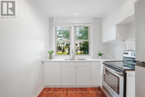 1136 Bronte Road, Oakville, ON - Indoor Photo Showing Kitchen