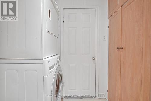 1136 Bronte Road, Oakville, ON - Indoor Photo Showing Laundry Room