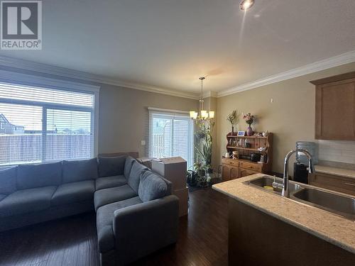 8211 88 Avenue, Fort St. John, BC - Indoor Photo Showing Living Room