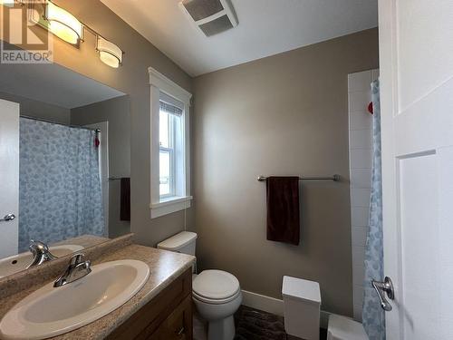 8211 88 Avenue, Fort St. John, BC - Indoor Photo Showing Bathroom