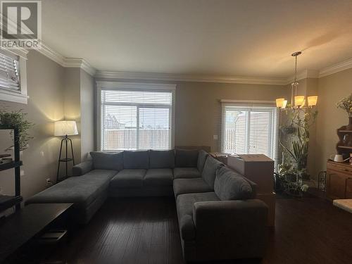 8211 88 Avenue, Fort St. John, BC - Indoor Photo Showing Living Room