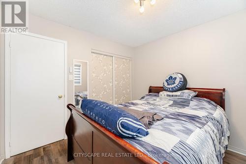 90 Toba Crescent, Brampton, ON - Indoor Photo Showing Bedroom