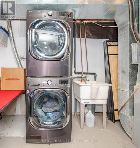 90 Toba Crescent, Brampton, ON - Indoor Photo Showing Laundry Room