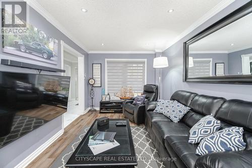 90 Toba Crescent, Brampton, ON - Indoor Photo Showing Living Room