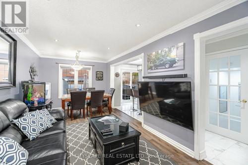 90 Toba Crescent, Brampton, ON - Indoor Photo Showing Living Room