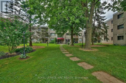 113 - 4658 Drummond Road, Niagara Falls (211 - Cherrywood), ON - Outdoor