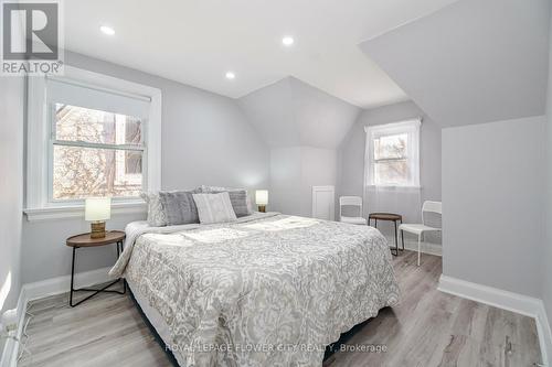 774 Belmont Avenue, Kitchener, ON - Indoor Photo Showing Bedroom