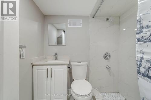 774 Belmont Avenue, Kitchener, ON - Indoor Photo Showing Bathroom