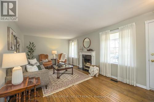 114 Mark Street, London, ON - Indoor Photo Showing Living Room With Fireplace