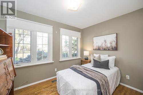 114 Mark Street, London, ON - Indoor Photo Showing Bedroom