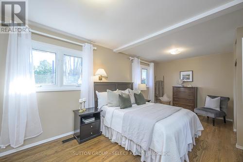 114 Mark Street, London, ON - Indoor Photo Showing Bedroom