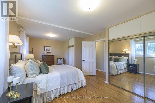 114 Mark Street, London, ON - Indoor Photo Showing Bedroom