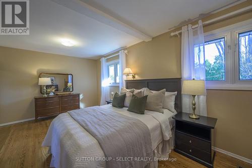 114 Mark Street, London, ON - Indoor Photo Showing Bedroom